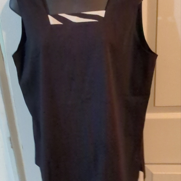 Womens Fancy Top Medium Sleeveless Square Neckline Splits Color: Black Bit White - Picture 9 of 9